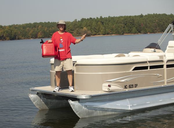 4-tips-for-basic-boating-etiquette-follow-these-tips-for-a-happy